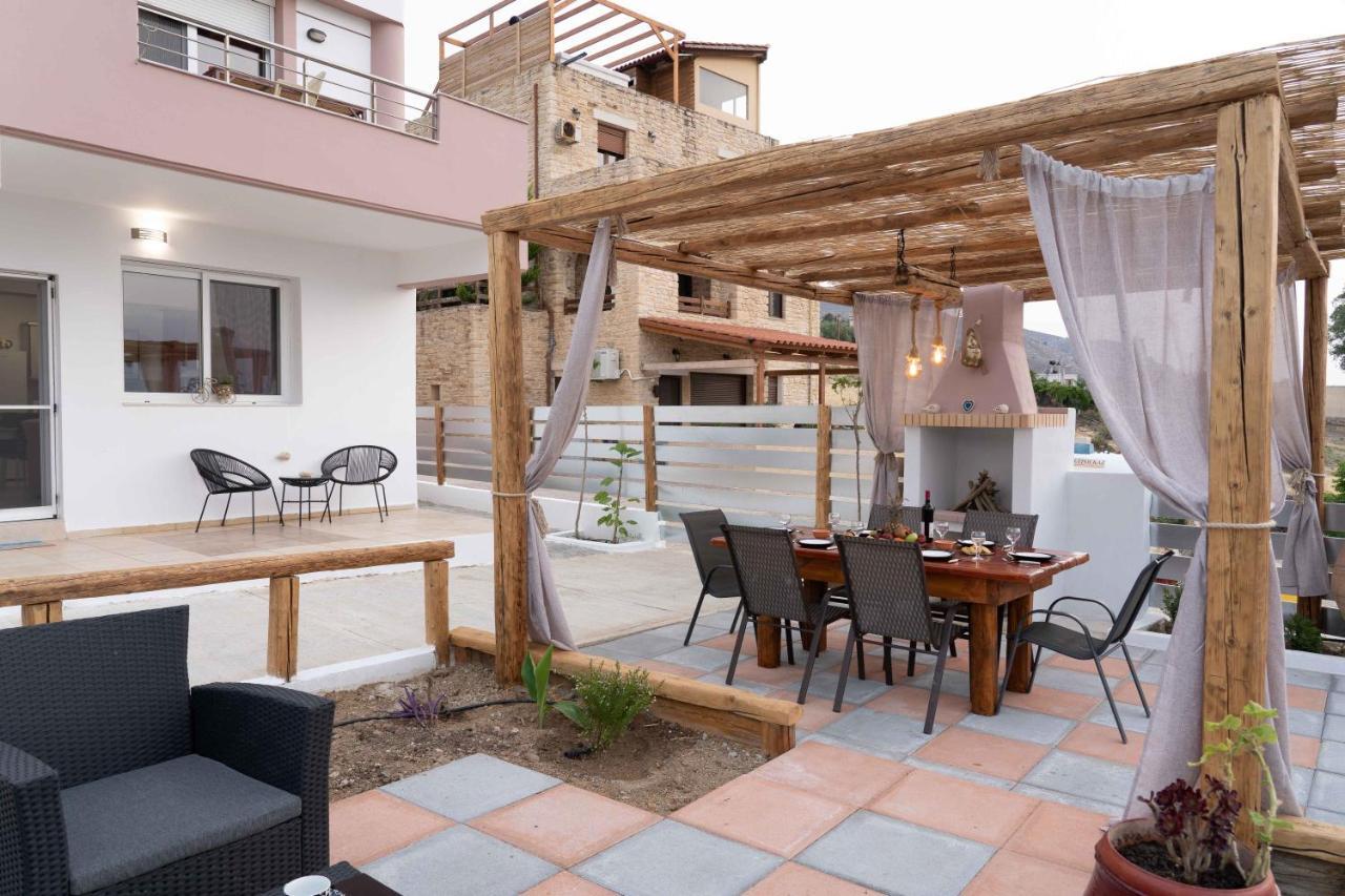 Haritos Holidays Home Pombia Exterior photo